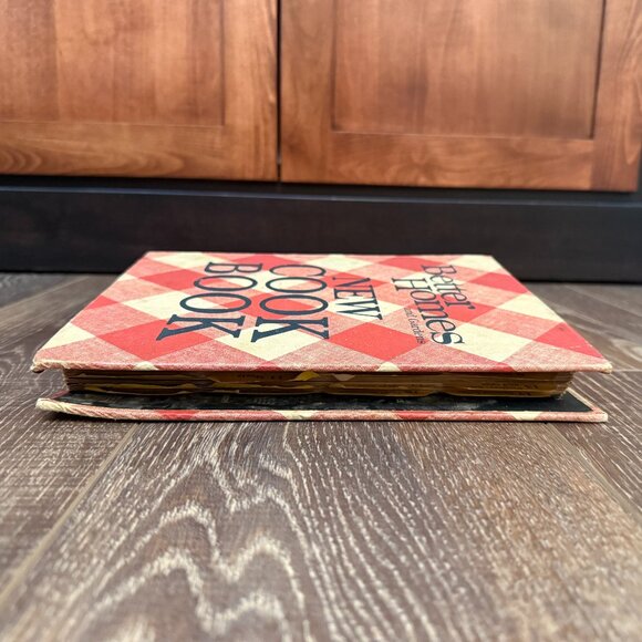 Better Homes and Gardens New Cook Book - 1968 - Picture 4 of 11